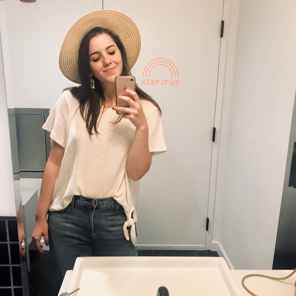 Meet your Posher, Madison - Picture 5 of 8